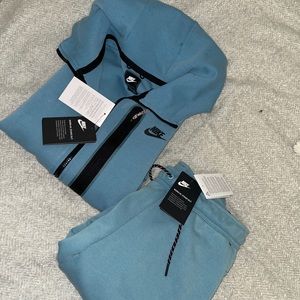 Mens nike tech fleece cerulean blue size small brand new